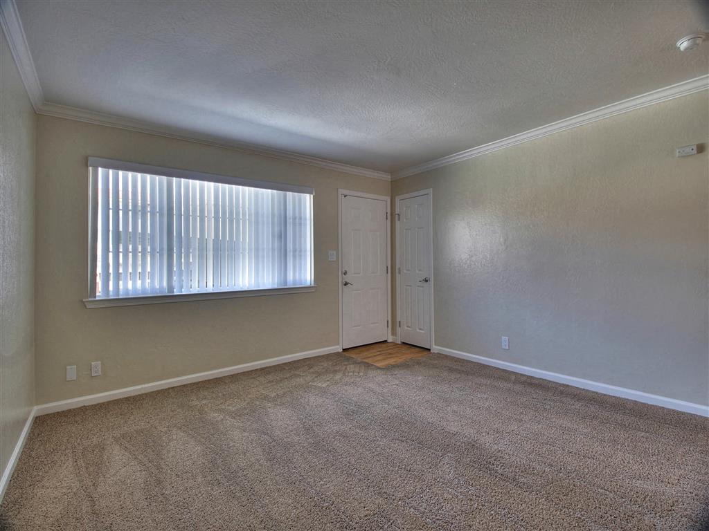 2786 Joseph Ave. photo 2